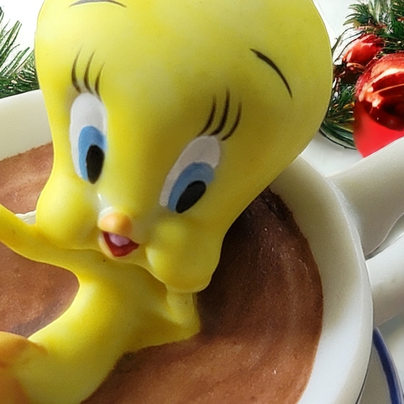 IOB 2001 Hallmark Ornament Holiday Spa Tweety Looney Tunes QX6945 - Picture 5 of 11